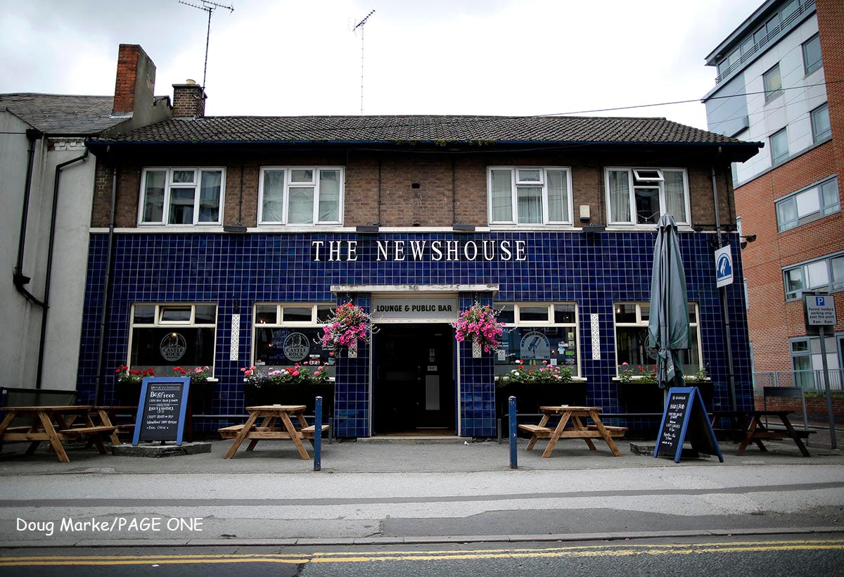 Mcc0064596. Sunday Telegraph. The Newshouse pub in Nottingham city centre. For Historic England piece. Doug Marke/Page One