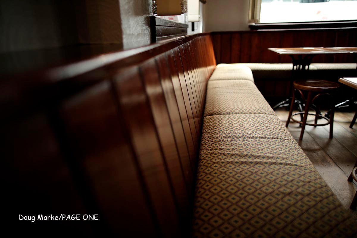 Mcc0064596. Sunday Telegraph. The Newshouse pub in Nottingham city centre. For Historic England piece. Doug Marke/Page One